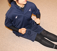お尻を前方に動かしながら前に進みましょう